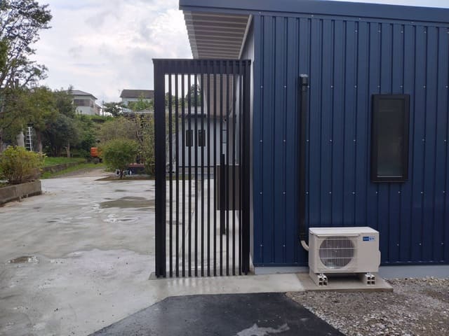 国富町スマート宅配ボックス・スリットパネル設置工事2